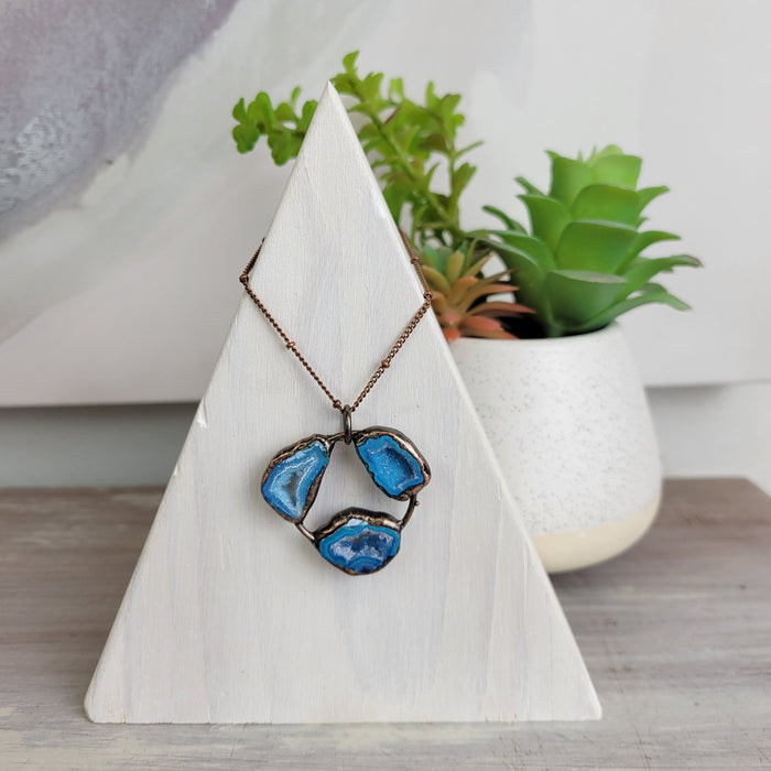 Agate Geode Slice Three Stone Necklace with Chain