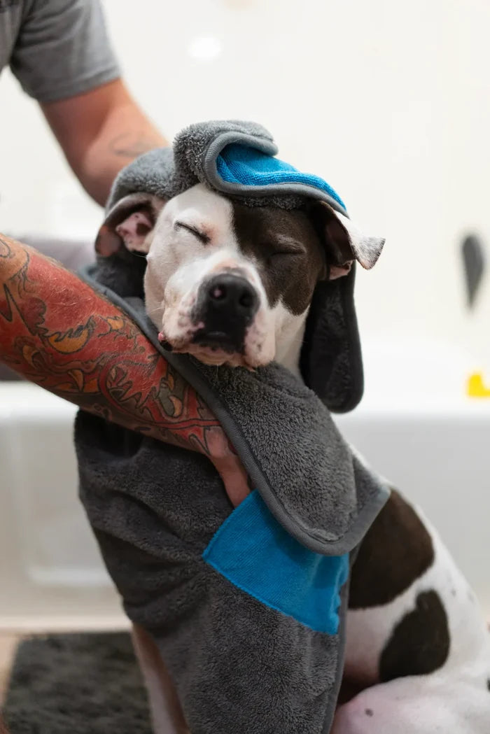 Messy Mutts 🍁Microfiber Ultra Soft Towel w/ Hand Pockets
